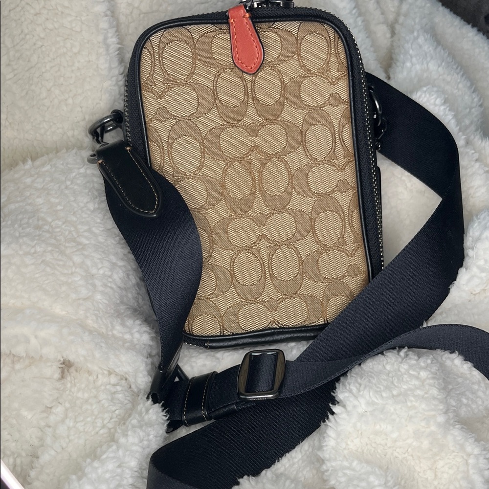 Like new! Coach signature Men's crossbody brown and black